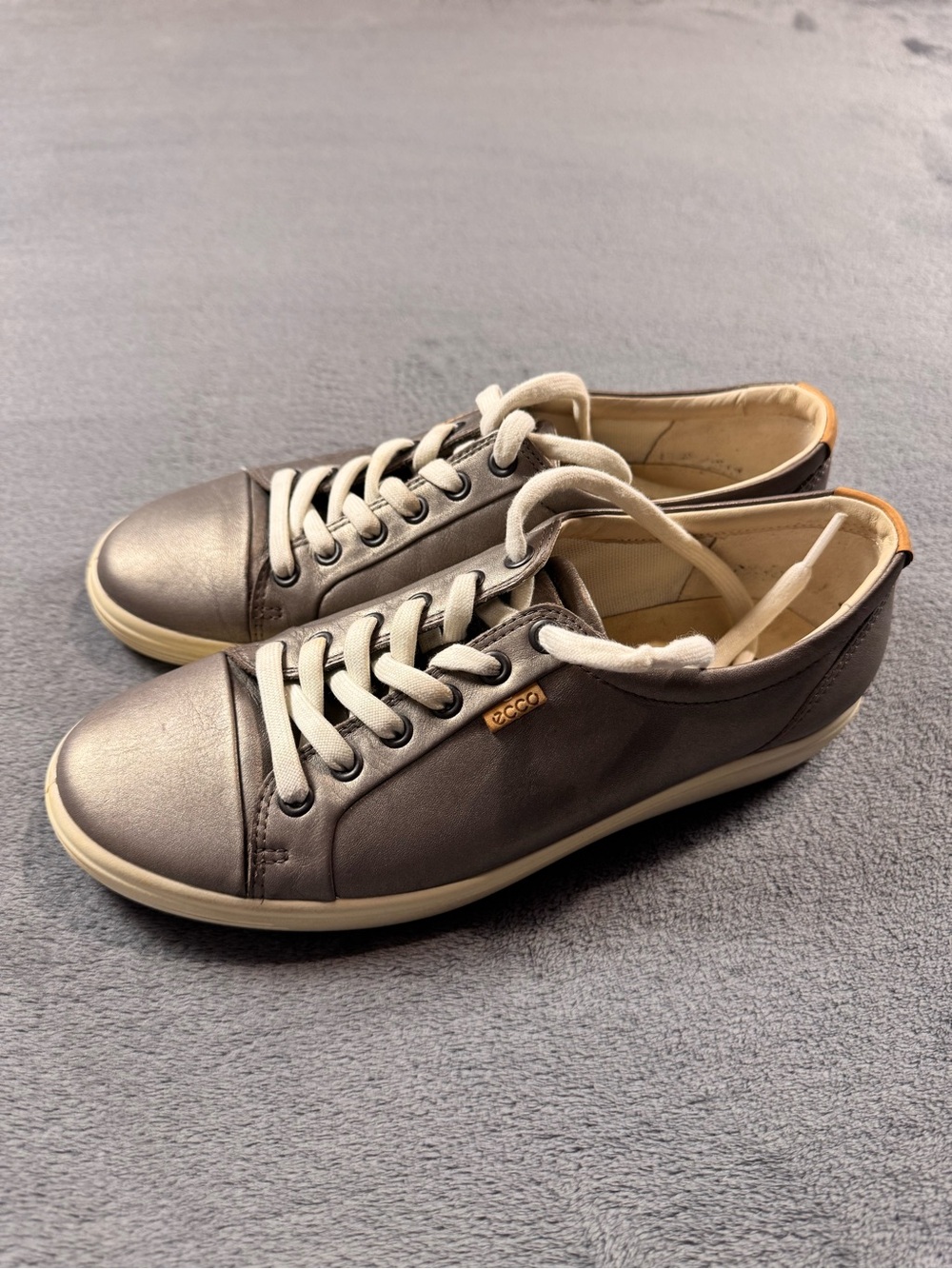 Ecco Soft 7 Women’s Metallic Gray Leather Low-Top Sneakers